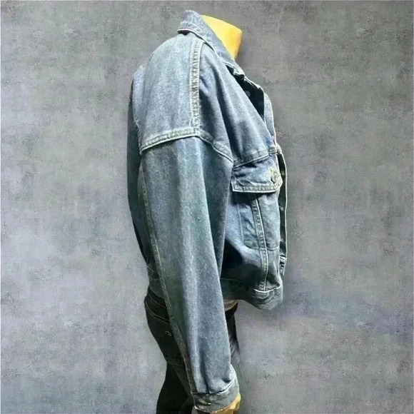 NWOT H&M women’s 90’s denim jacket size XS - Picture 3 of 13